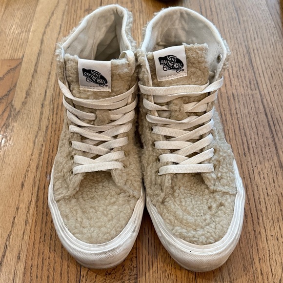 ✨ Vans Sk8-Hi Cozy Hug Sherpa Sneakers – Cream Fleece Mojave – Women’s 9 ✨ - Picture 2 of 7